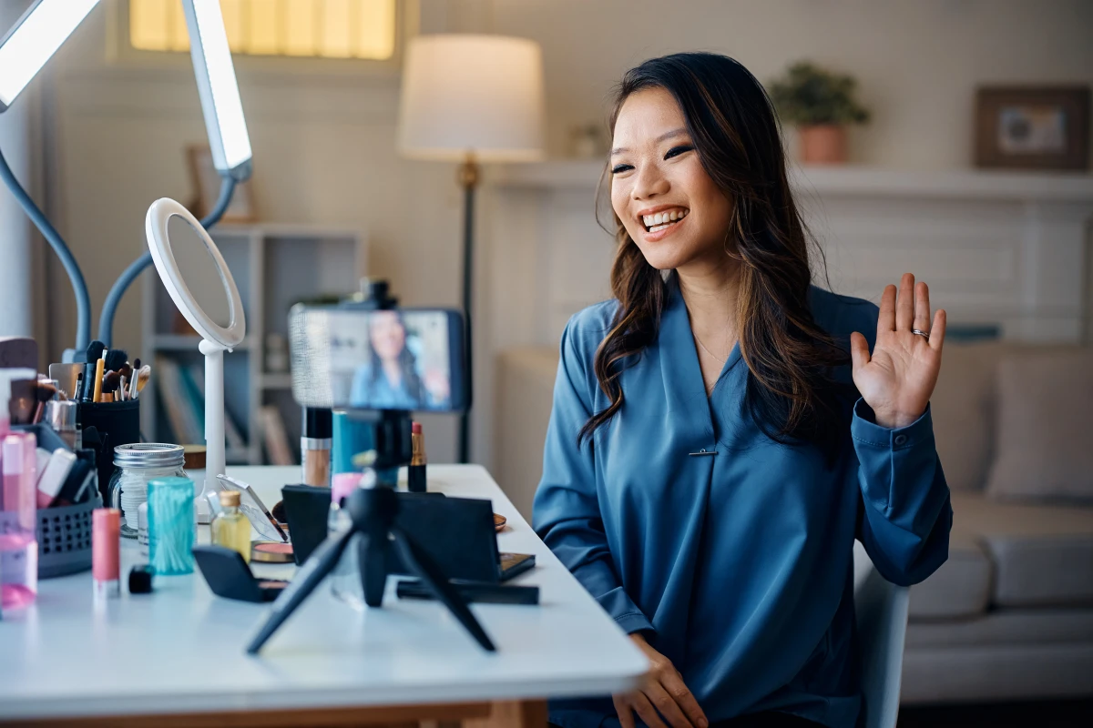 Influenceurs sous surveillance : le nouveau cadre légal qui révolutionne les réseaux sociaux